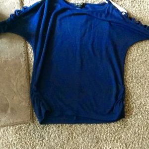 This is a long sleeve shirt